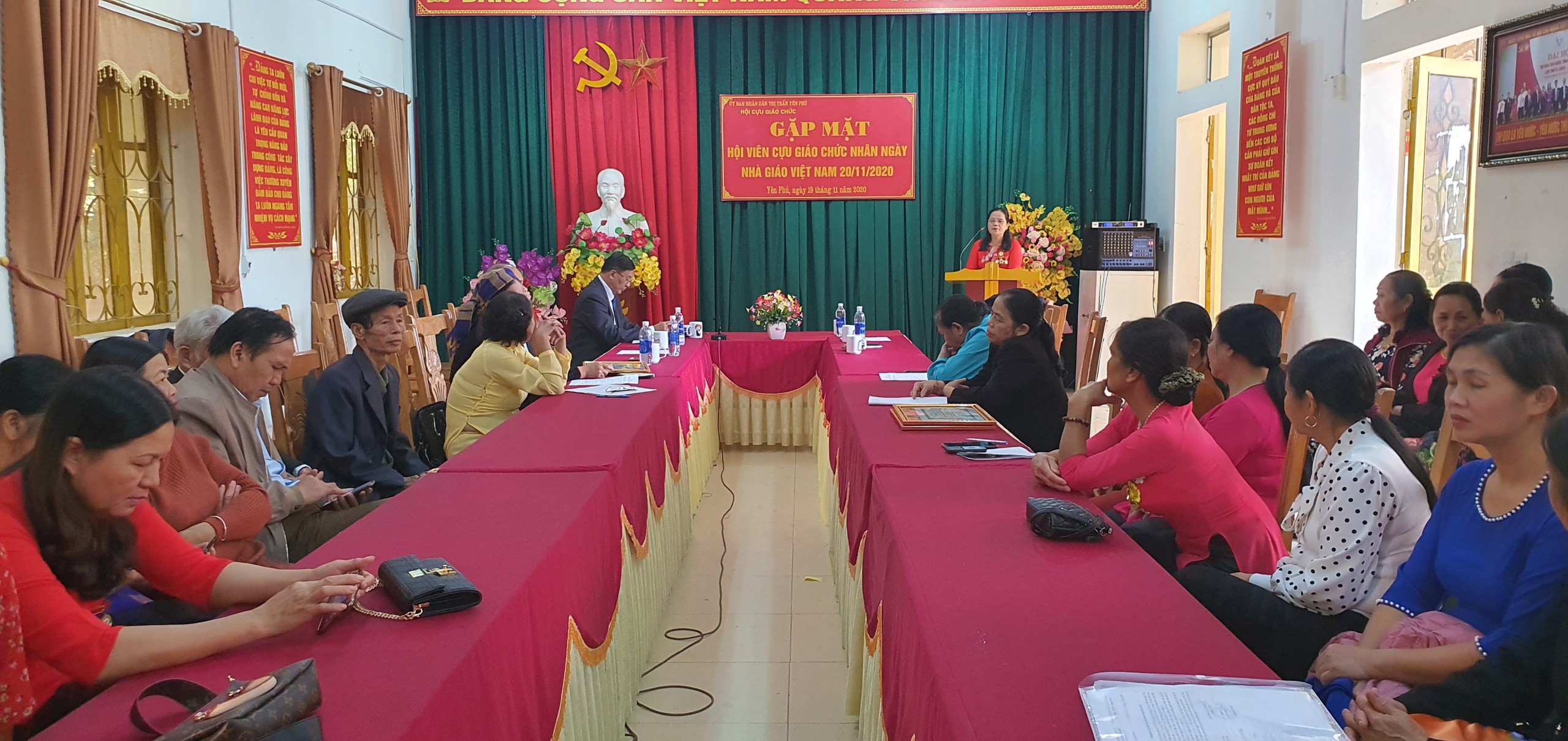 Hội cựu giáo chức thị trấn Yên Phú tổ chức gặp mặt nhân ngày Nhà giáo Việt Nam 20 /11