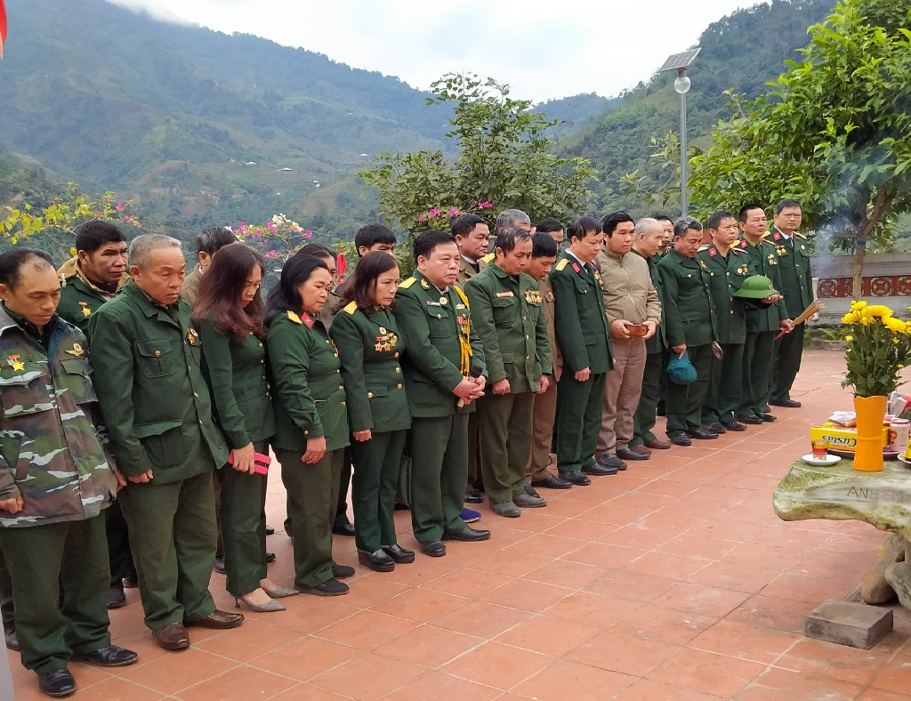 Hội Cựu chiến binh TT Yên phú tổ chức thắp nến Tri ân các anh hùng liệt sỹ tại Mặt trận Vị Xuyên